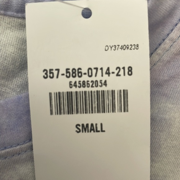 NWT hollister tee - Picture 2 of 2